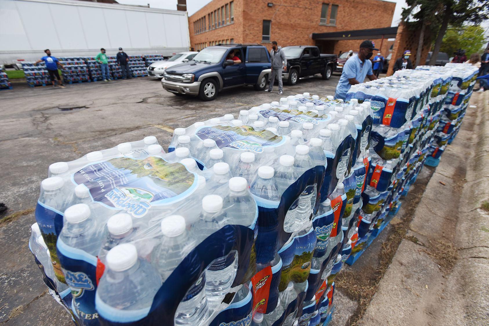 211016-HP-bh-water-volunteers5-photo.jpg